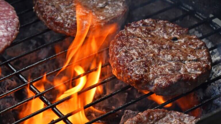 BBQ mit Hamburgern