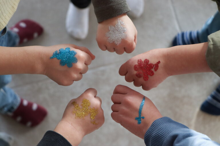 Gesichtsbemalung & Glitzertattoos